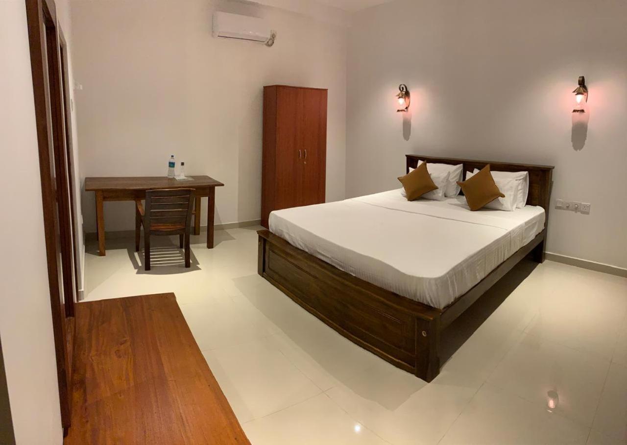 New Holiday Reach Unawatuna Extérieur photo